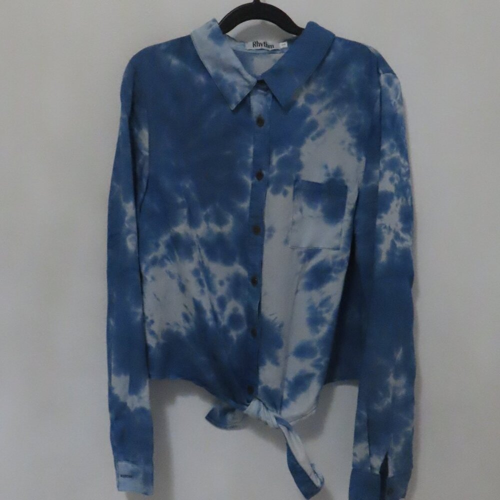 Rhythm Blue Tie Dye Shirt and Skirt Set in excellent condition